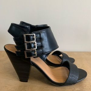 3” Black Buckle Heel Size 8
